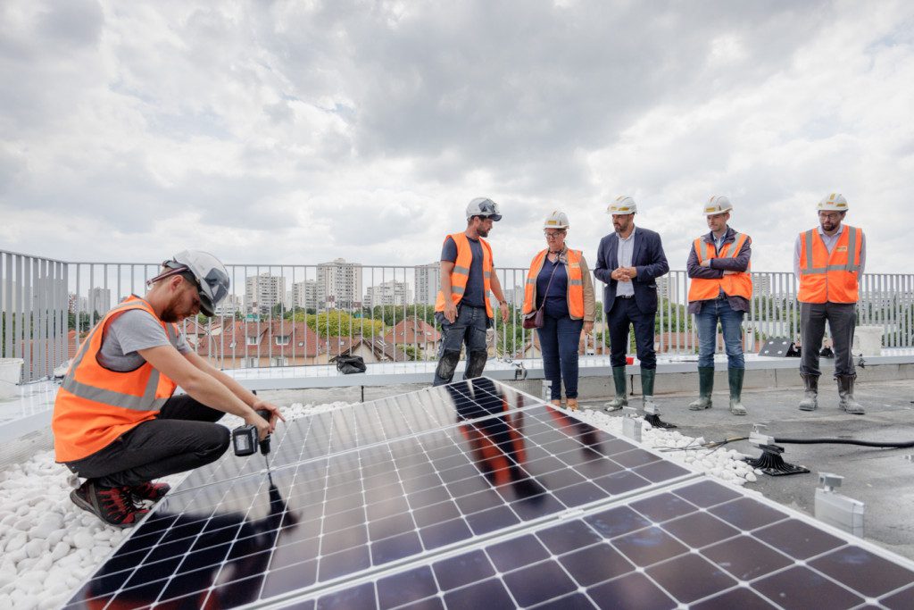 découvrez comment maximiser l'efficacité énergétique de votre bâtiment collectif grâce à l'installation de panneaux photovoltaïques. apprenez à optimiser la surface disponible pour produire une énergie verte et réduire vos factures d'électricité tout en contribuant à la protection de l'environnement.