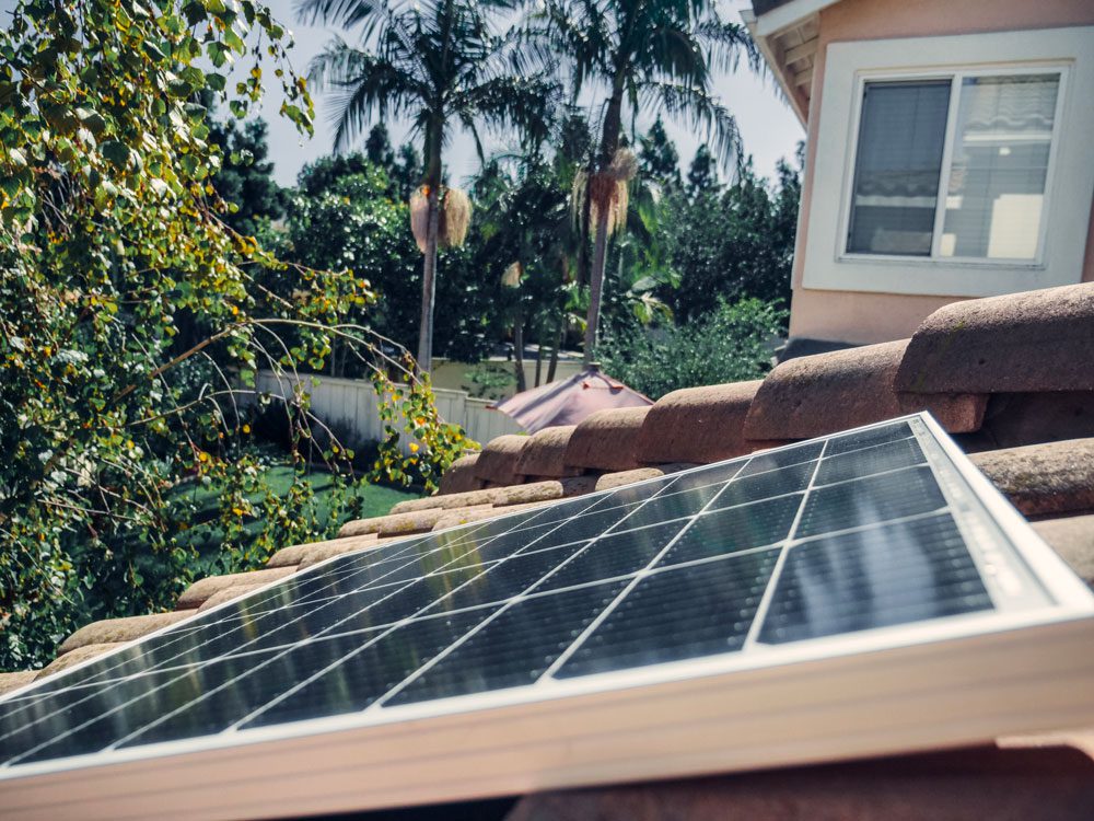 découvrez notre guide complet sur les tarifs des panneaux solaires. comparez les prix, les options d'installation et les économies potentielles pour faire le meilleur choix énergétique. informez-vous sur les aides financières et les avantages d'une installation solaire.