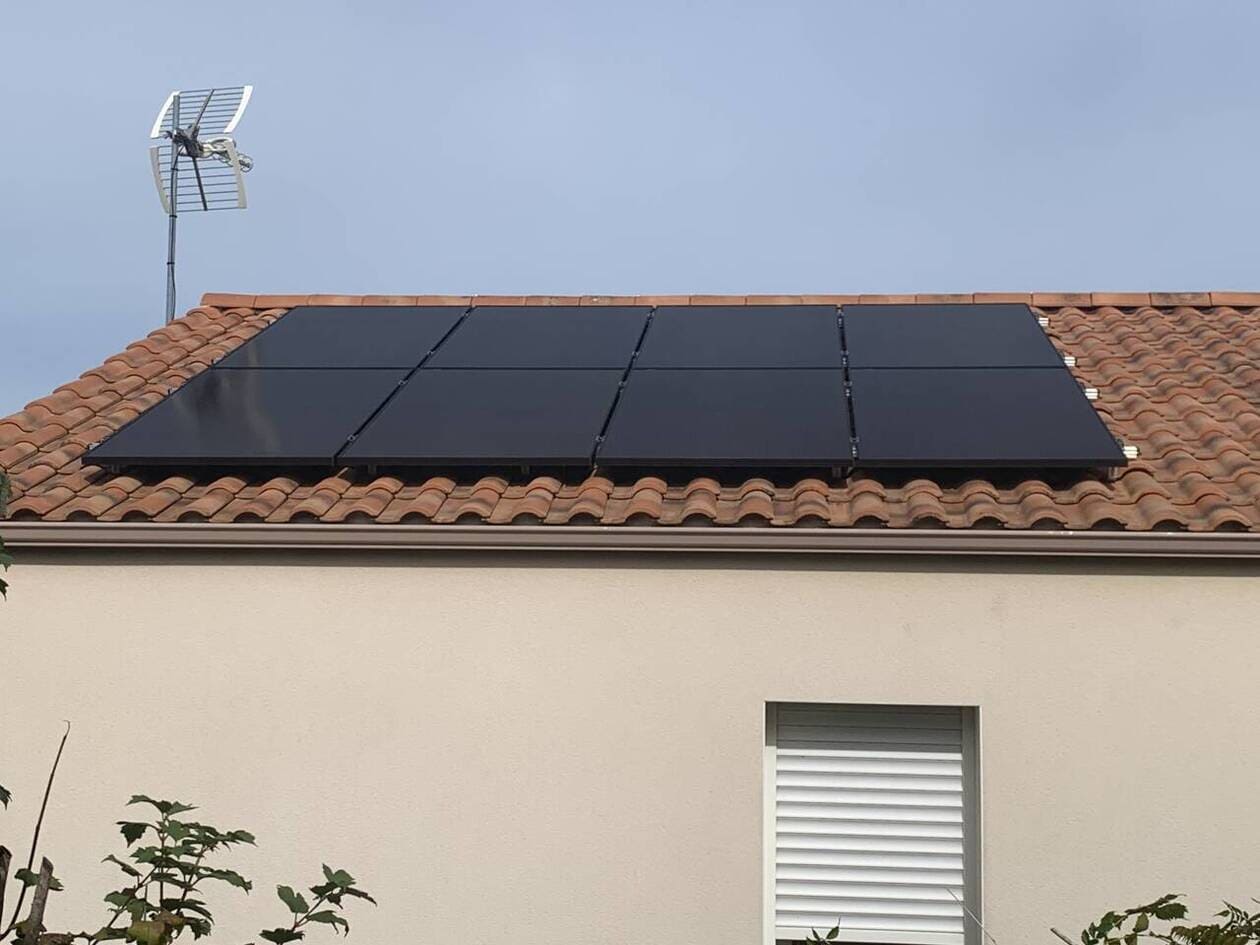 découvrez des témoignages inspirants sur les panneaux photovoltaïques : des expériences de transition énergétique réussies, des économies réalisées et des témoignages authentiques de ceux qui ont fait le choix de l'énergie solaire.
