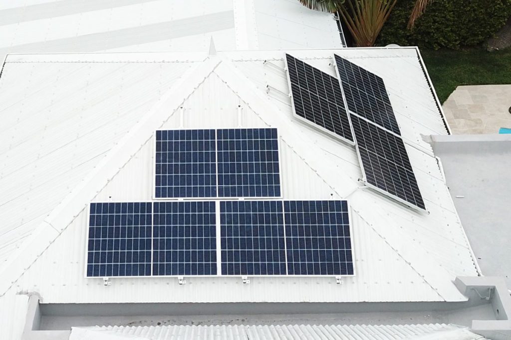 découvrez les différents types de panneaux photovoltaïques, leurs caractéristiques, avantages et applications. apprenez à choisir le système adapté à vos besoins énergétiques pour maximiser votre production d'électricité renouvelable.