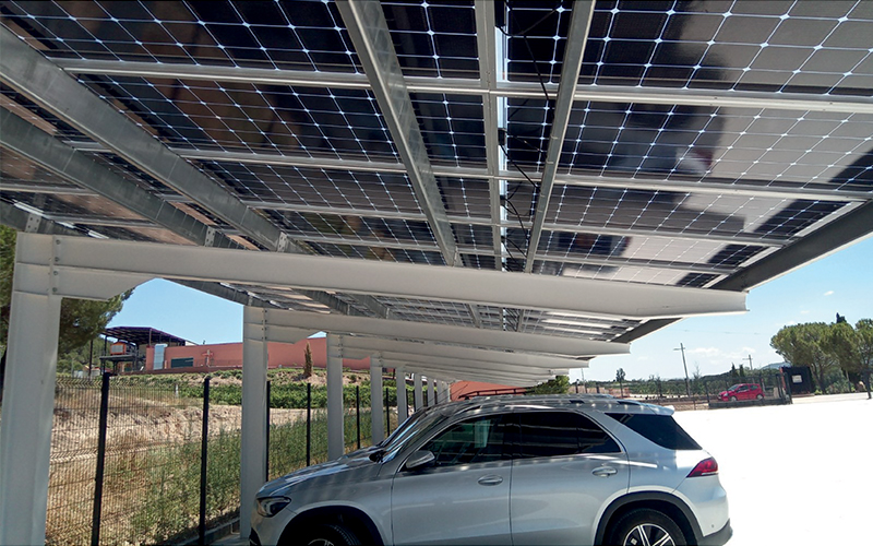 découvrez nos abris de garage photovoltaïques, la solution idéale pour protéger votre véhicule tout en produisant de l'énergie solaire. alliez praticité et écologie avec nos structures modernes et durables.