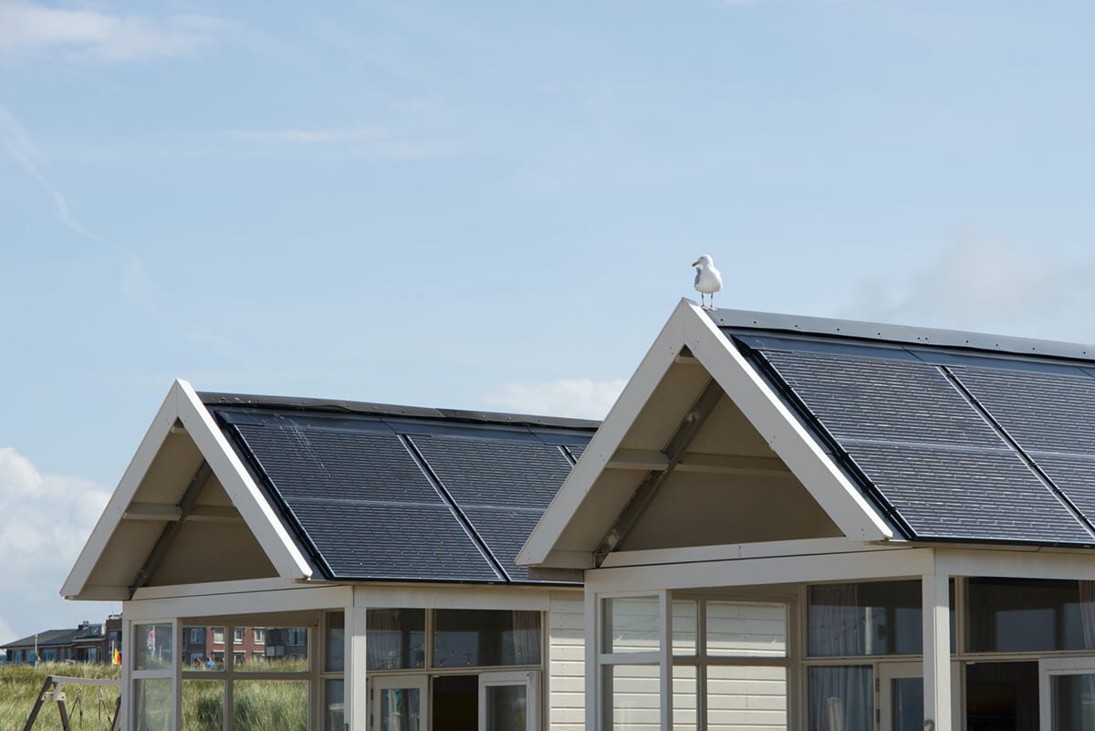 découvrez les avantages des panneaux photovoltaïques : une solution durable pour réduire vos factures d'électricité, contribuer à la protection de l'environnement et augmenter la valeur de votre propriété. optimisez votre consommation d'énergie grâce à une technologie renouvelable efficace et rentable.