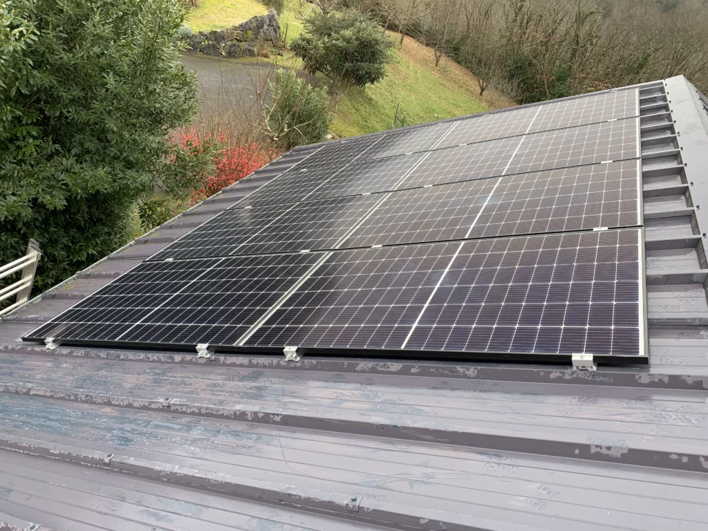 découvrez les nombreux avantages des panneaux solaires de 3 kwc : production d'énergie renouvelable, économies sur vos factures d'électricité, réduction de votre empreinte carbone et valorisation de votre bien immobilier. optez pour une solution durable et économique grâce à cette technologie innovante.