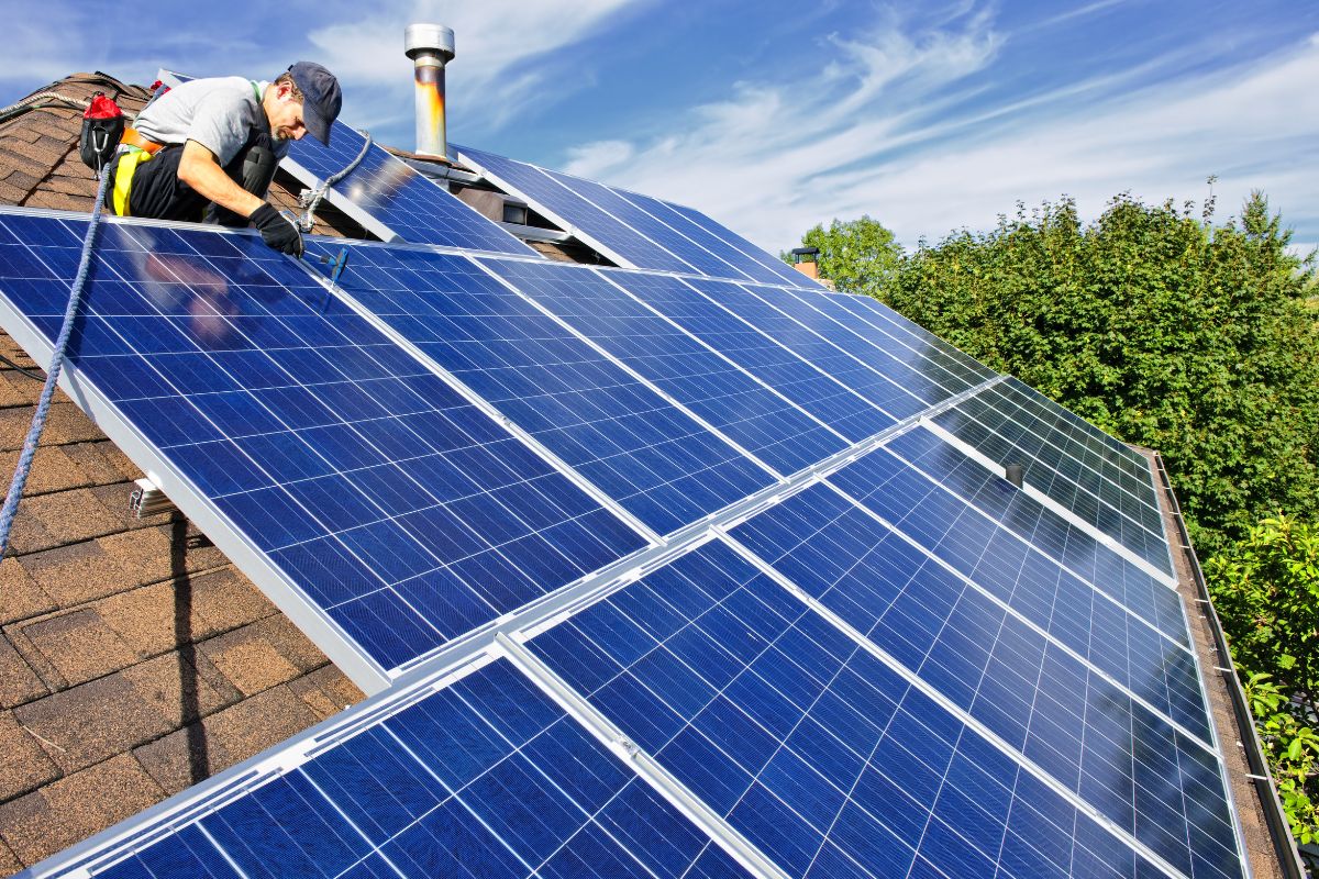 découvrez les nombreux avantages des panneaux solaires de 300w : efficacité énergétique optimale, réduction des factures d'électricité, impact environnemental positif et possibilité d'autonomie énergétique. transformez votre maison en une source d'énergie renouvelable et économique dès aujourd'hui.