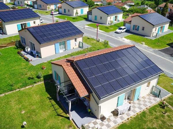 découvrez les avantages des panneaux solaires 6 kva : performance énergétique, économies sur vos factures d'électricité, impact environnemental positif et autonomie énergétique. optez pour une solution durable et économique dès aujourd'hui !