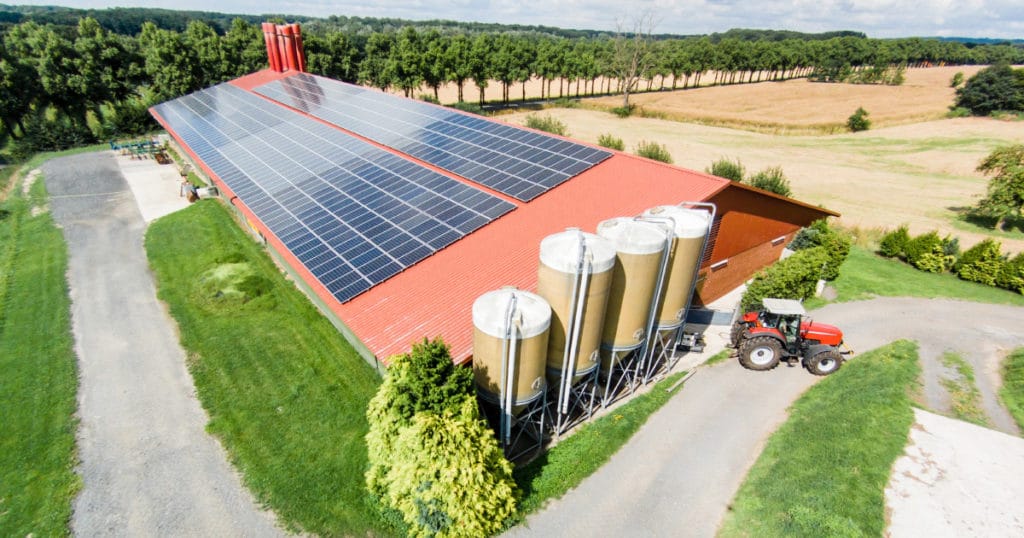 découvrez les nombreux avantages des systèmes photovoltaïques dans les zones rurales, notamment la réduction des factures d'électricité, la préservation de l'environnement et le soutien à l'autonomie énergétique. apprenez comment ces technologies renouvelables transforment la vie des habitants et stimulent l'économie locale.