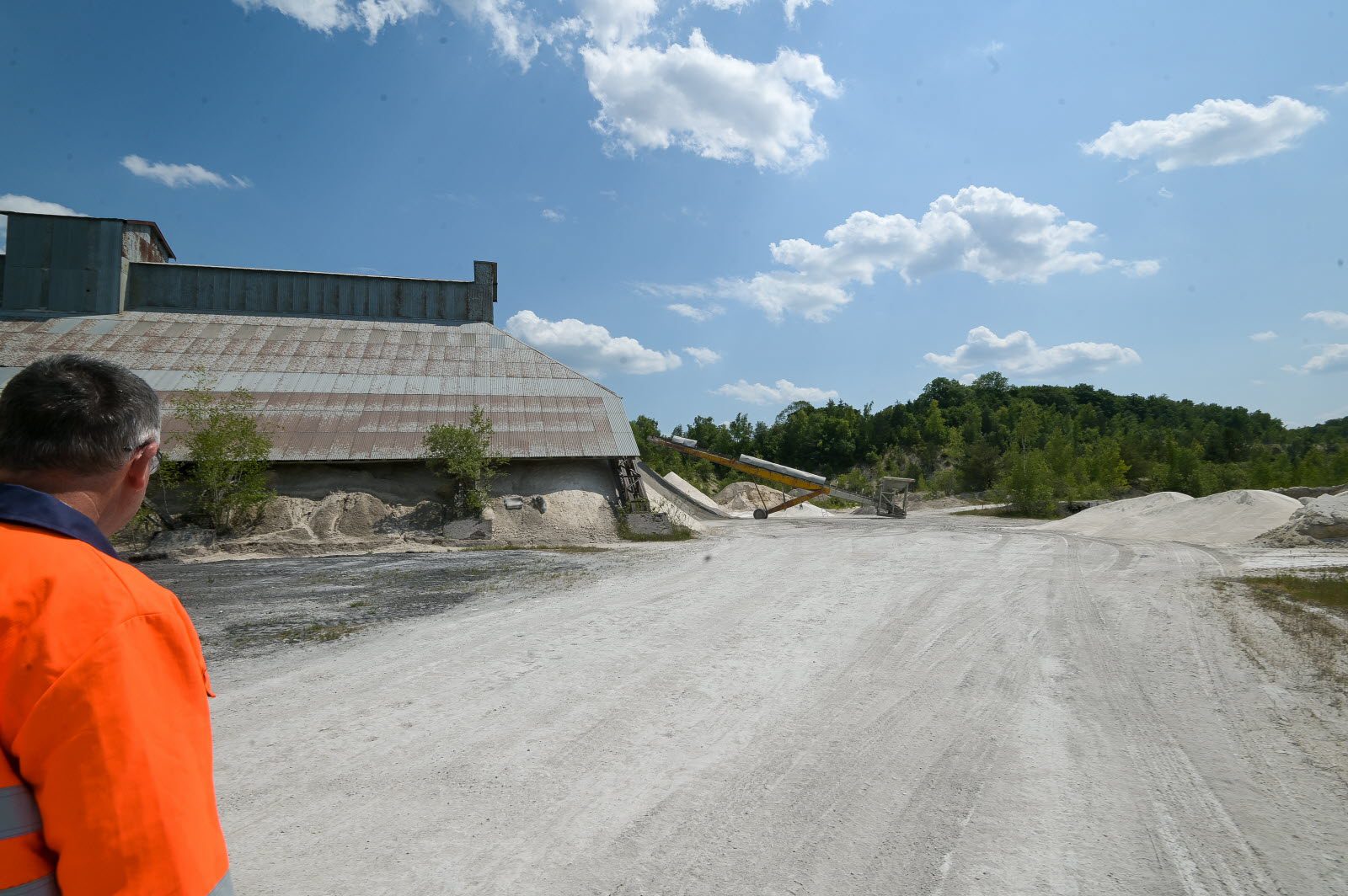 explorez les opportunités de carrière dans le secteur photovoltaïque, un domaine en pleine expansion dédié à l'énergie solaire. découvrez les métiers, les compétences requises et comment vous pouvez contribuer à un avenir durable grâce à des solutions innovantes et écologiques.
