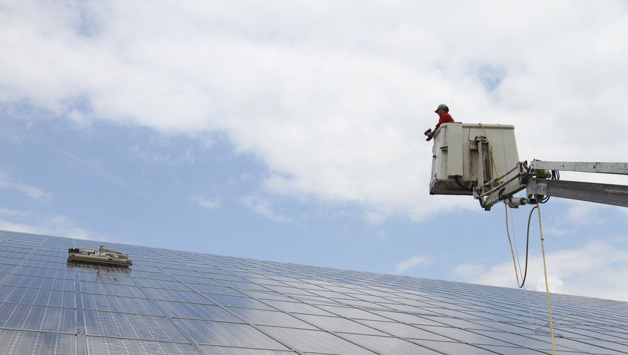 découvrez comment les collèges intègrent les panneaux solaires dans leur système énergétique pour promouvoir une éducation durable et réduire leur impact environnemental. informez-vous sur les avantages, les économies d'énergie et les projets innovants liés à l'énergie solaire dans l'enseignement.