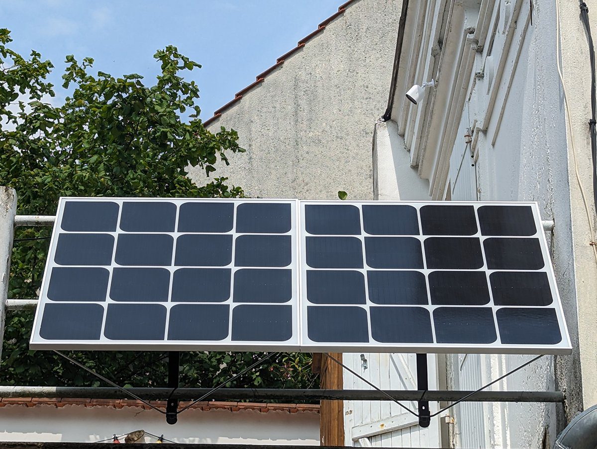 découvrez notre comparatif des panneaux solaires : analysez les performances, les prix et les avantages de différents modèles pour faire le meilleur choix pour votre installation solaire.