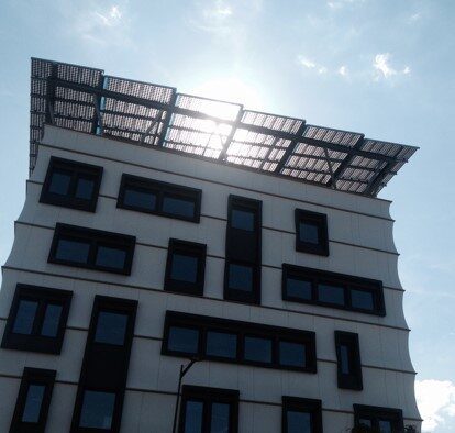 découvrez notre comparatif complet sur solar valley, où nous analysons les meilleures options d'énergie solaire pour votre maison. comparez les panneaux solaires, les performances, et les prix afin de faire le choix idéal pour préserver votre budget et l'environnement.
