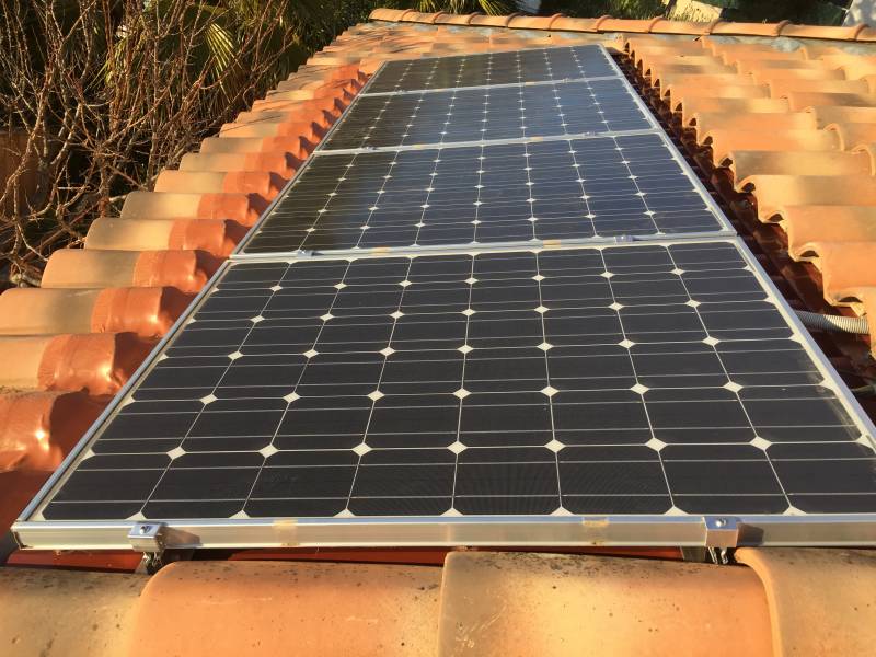 découvrez notre contrat d'entretien pour panneaux photovoltaïques, garantissant performance optimale et longévité de votre installation. profitez d'un service professionnel pour maximiser votre production d'énergie renouvelable.