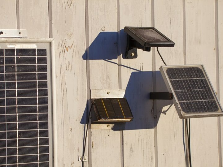 découvrez les différences entre les panneaux solaires : monocristallins, polycristallins et à couche mince. apprenez à choisir le système qui répond le mieux à vos besoins énergétiques et à maximiser votre investissement dans l'énergie renouvelable.