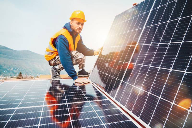 découvrez les enjeux liés aux panneaux solaires, de leur impact environnemental à leur rentabilité économique. informez-vous sur les défis technologiques, les politiques énergétiques et les tendances du marché qui façonnent l'avenir de cette énergie renouvelable.