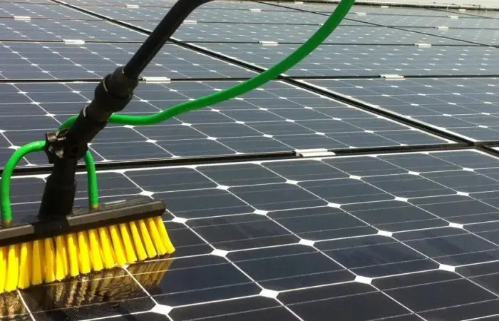 découvrez nos conseils et astuces pour l'entretien efficace de vos panneaux photovoltaïques. assurez leur performance et longévité grâce à des méthodes simples et adaptées. ne laissez pas la saleté diminuer votre production d'énergie solaire !