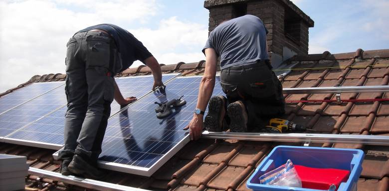 découvrez l'importance de la faisabilité photovoltaïque pour maximiser l'efficacité de votre projet solaire. analysez les opportunités, les contraintes et les bénéfices économiques liés à l'installation de panneaux solaires.