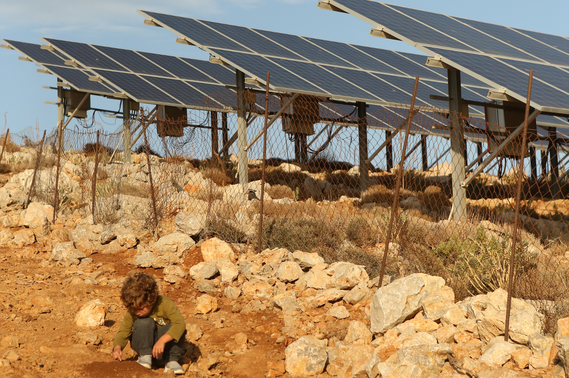 découvrez les étapes clés pour évaluer la faisabilité d'un projet photovoltaïque. analysez les aspects techniques, économiques et environnementaux afin d'optimiser votre investissement dans l'énergie solaire. informez-vous sur les réglementations, les coûts et les avantages associés à la mise en place de panneaux solaires.