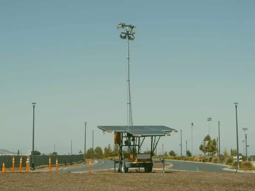 découvrez comment l'indépendance énergétique solaire transforme notre avenir en offrant des solutions durables et autonomes pour réduire notre dépendance aux énergies fossiles. explorez les avantages, les technologies et les opportunités qu'offre l'énergie solaire pour un monde plus vert.