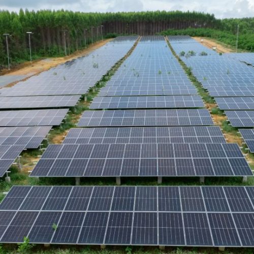 découvrez les initiatives innovantes en énergie solaire qui transforment notre manière de produire et consommer de l'énergie. explorez des projets durables, les avantages de l'énergie solaire et comment ils contribuent à un avenir plus vert.
