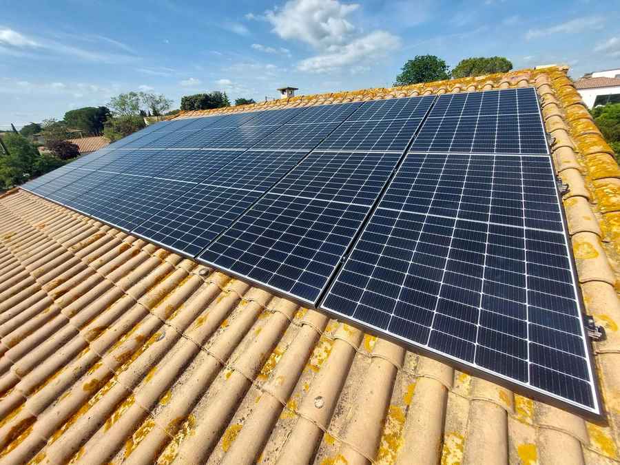 découvrez nos solutions d'installation de panneaux solaires sur tuiles romanes. optimisez votre consommation d'énergie tout en préservant l'esthétique de votre toiture. profitez des avantages écologiques et économiques de l'énergie solaire avec des experts à votre service.