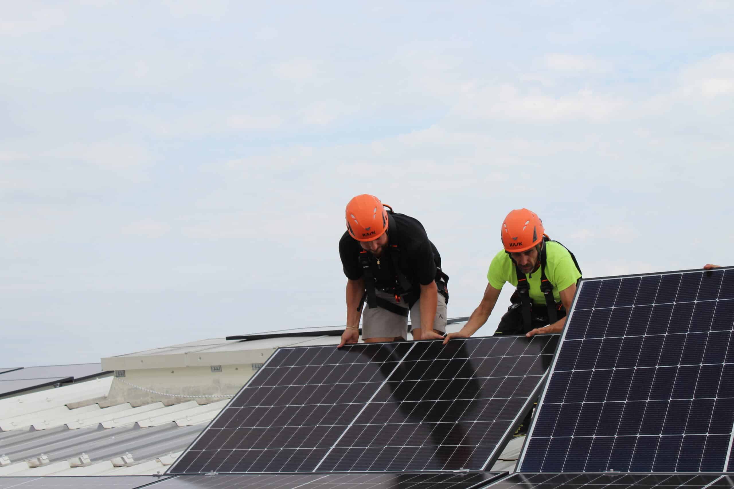 découvrez comment investir dans des panneaux solaires pour réduire vos factures d'énergie tout en contribuant à un avenir durable. apprenez les avantages financiers et environnementaux de cette solution énergétique renouvelable.