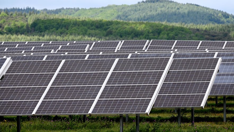 découvrez les dernières innovations et tendances du panneau photovoltaïque en 2024. optimisez votre production d'énergie solaire et réduisez votre empreinte carbone avec des technologies à la pointe. informez-vous sur les meilleures options pour votre projet énergétique.