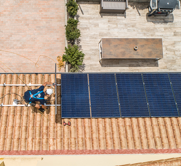 découvrez notre gamme de panneaux photovoltaïques spécifiques, conçus pour répondre aux besoins uniques de votre projet énergétique. offrant une performance exceptionnelle et une durée de vie prolongée, ces panneaux sont idéaux pour maximiser l'efficacité de votre installation solaire. optez pour une énergie renouvelable sur mesure et réduisez votre empreinte carbone dès aujourd'hui.