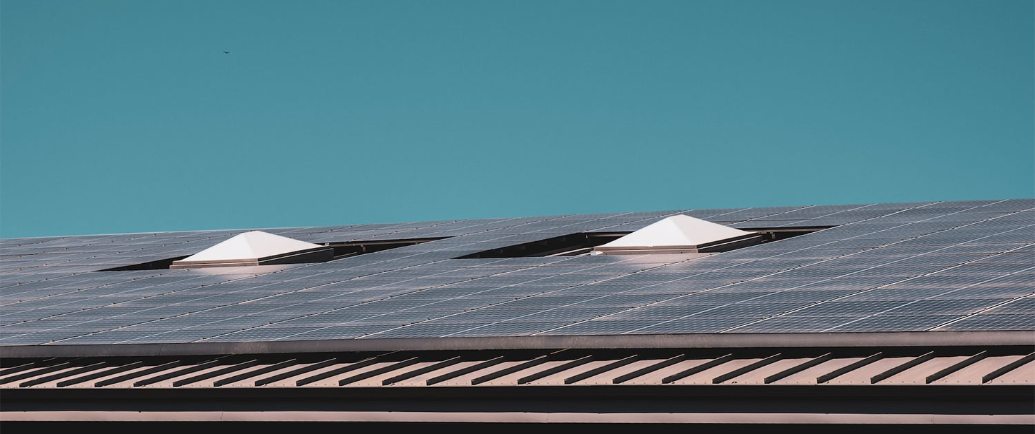 découvrez les panneaux photovoltaïques spécialement conçus pour les toitures inclinées. profitez d'une solution efficace pour transformer votre toit en source d'énergie renouvelable, réduisez vos factures d'électricité et contribuez à la protection de l'environnement.