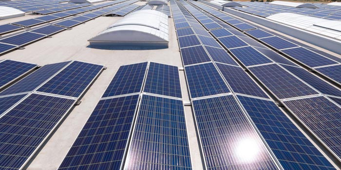 découvrez les avantages des panneaux photovoltaïques pour toitures plates : une solution durable et efficace pour produire votre propre électricité tout en optimisant l'espace de votre toit. informez-vous sur les matériaux, l'installation et les économies d'énergie possibles.
