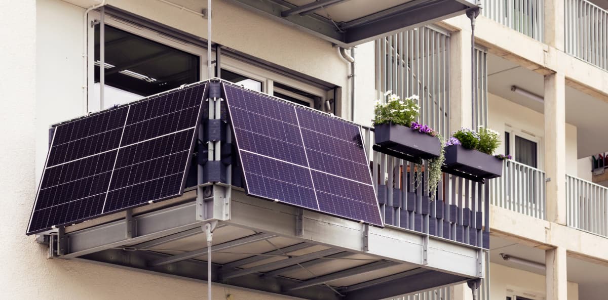 découvrez les panneaux solaires de 700 wc, une solution écologique et économique pour produire votre propre électricité. optimisez votre consommation énergétique tout en contribuant à la protection de l'environnement grâce à une technologie de pointe offrant un rendement élevé.