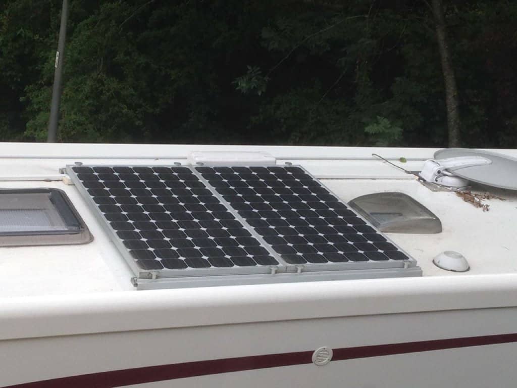 découvrez comment optimiser votre aventure en camping-car avec un panneau solaire. profitez d'une source d'énergie renouvelable pour alimenter vos appareils et vivez en autonomie tout en respectant l'environnement.