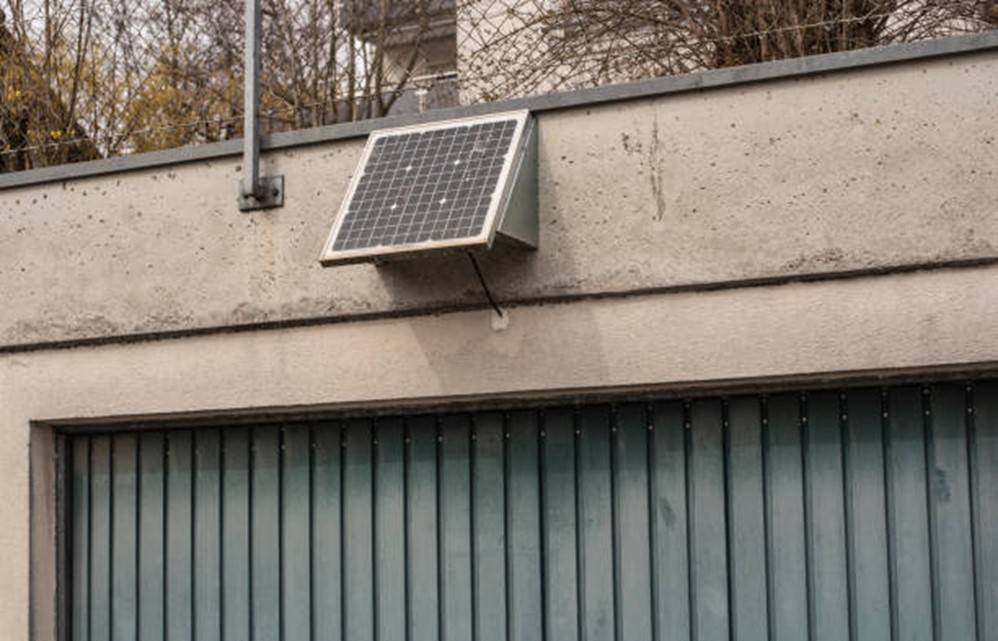 découvrez comment un panneau solaire pour garage peut réduire vos factures d'énergie tout en offrant une solution écologique. optimisez l'espace de votre garage tout en bénéficiant d'une énergie renouvelable et d'un espace de stockage intelligent.