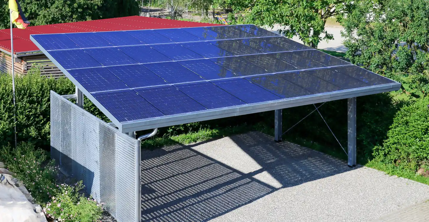 découvrez comment installer un panneau solaire dans votre garage pour produire de l'électricité verte et réduire vos factures énergétiques. optimisez l'espace de votre garage tout en contribuant à un avenir durable grâce à l'énergie solaire.