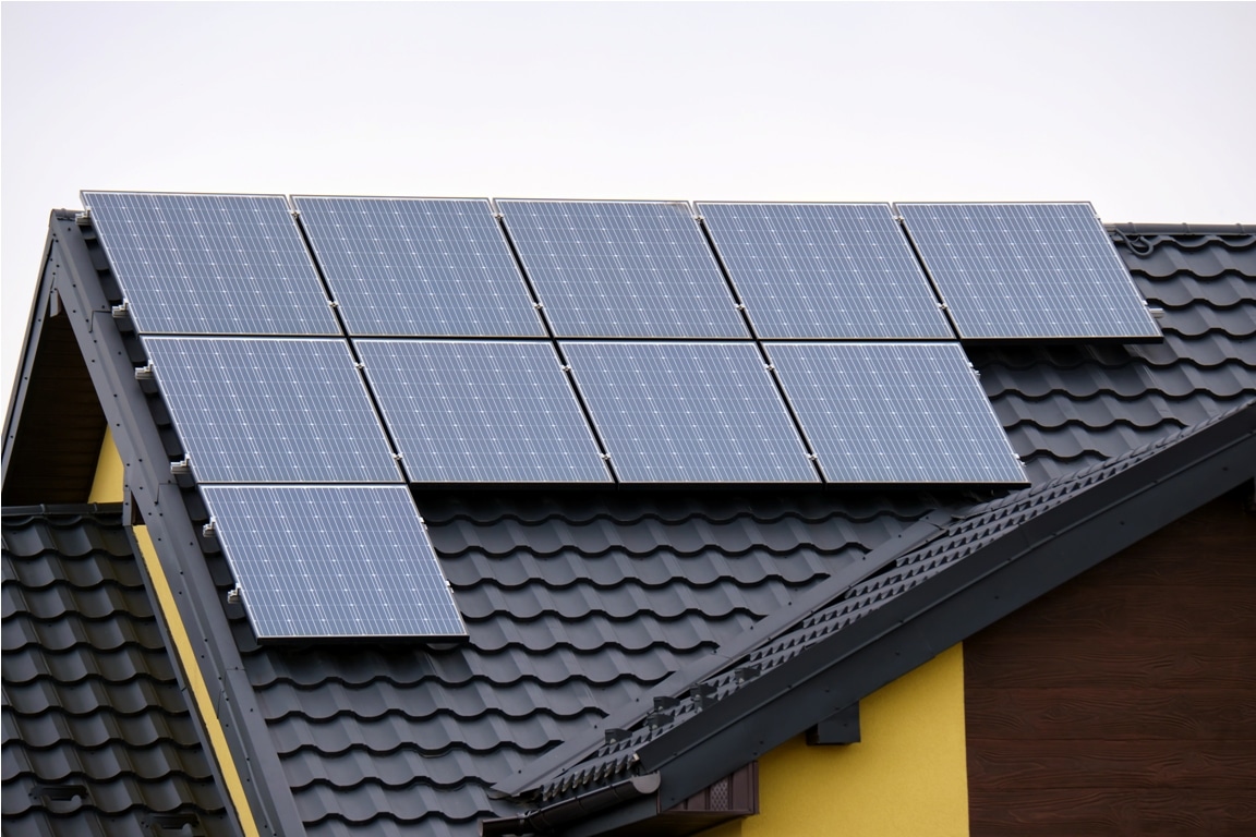 découvrez notre sélection de panneaux solaires chez leroy merlin, idéaux pour optimiser votre consommation d'énergie et profiter des bénéfices d'une source d'énergie renouvelable. transformez votre toit en véritable centrale énergétique et réduisez votre empreinte carbone tout en réalisant des économies sur vos factures d'électricité.