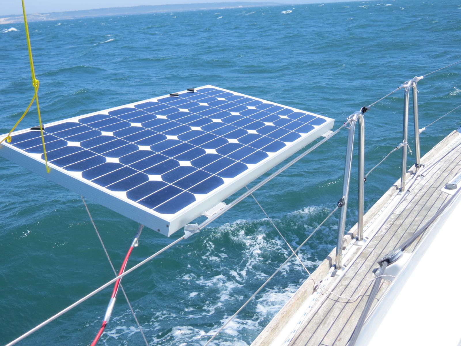 découvrez notre panneau solaire souple de 500w, idéal pour vos aventures en plein air et vos besoins énergétiques. léger, flexible et facile à transporter, il optimise la production d'énergie tout en s'adaptant à tous les types de surfaces. profitez d'une énergie verte où que vous soyez !