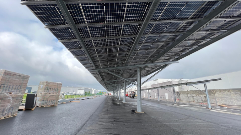 découvrez les nouveautés et tendances des panneaux photovoltaïques en 2025. profitez de l'énergie solaire avec des technologies avancées, des aides financières et des conseils d'experts pour optimiser votre installation. transformez votre consommation d'énergie et investissez dans un avenir durable.