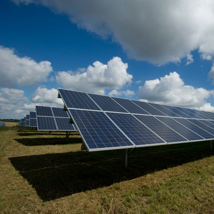 découvrez comment les panneaux photovoltaïques jouent un rôle essentiel dans la transition énergétique. apprenez les avantages de l'énergie solaire, les dernières innovations et comment investir dans un avenir durable tout en réduisant votre empreinte carbone.