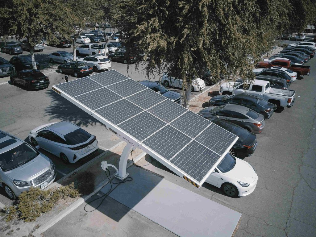 découvrez comment l'association des panneaux photovoltaïques et des voitures électriques révolutionne la mobilité durable. profitez d'une électricité propre et réduisez votre empreinte carbone tout en alimentant votre véhicule avec une énergie renouvelable et économique.