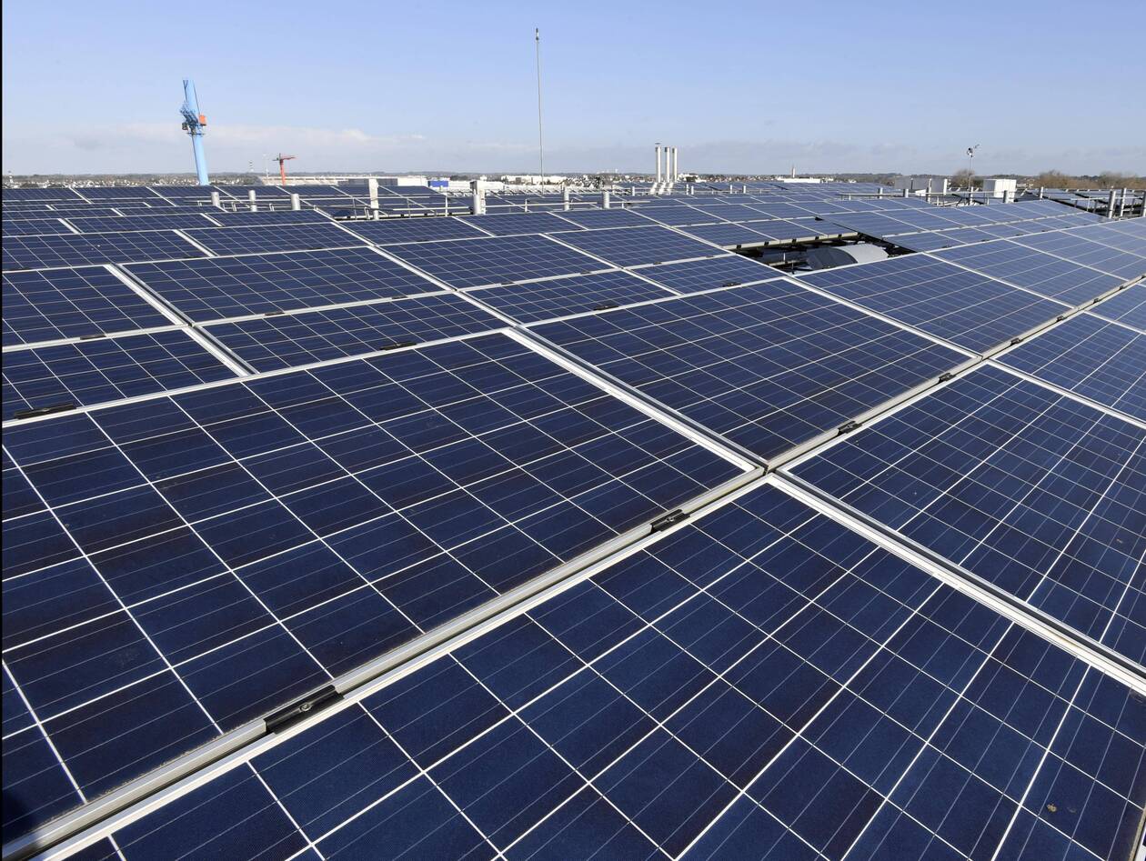 découvrez les avantages des panneaux photovoltaïques en europe : une solution durable et écologique pour produire votre propre électricité tout en contribuant à la transition énergétique. informez-vous sur les dispositifs d'aide et les technologies innovantes disponibles pour optimiser votre consommation d'énergie.