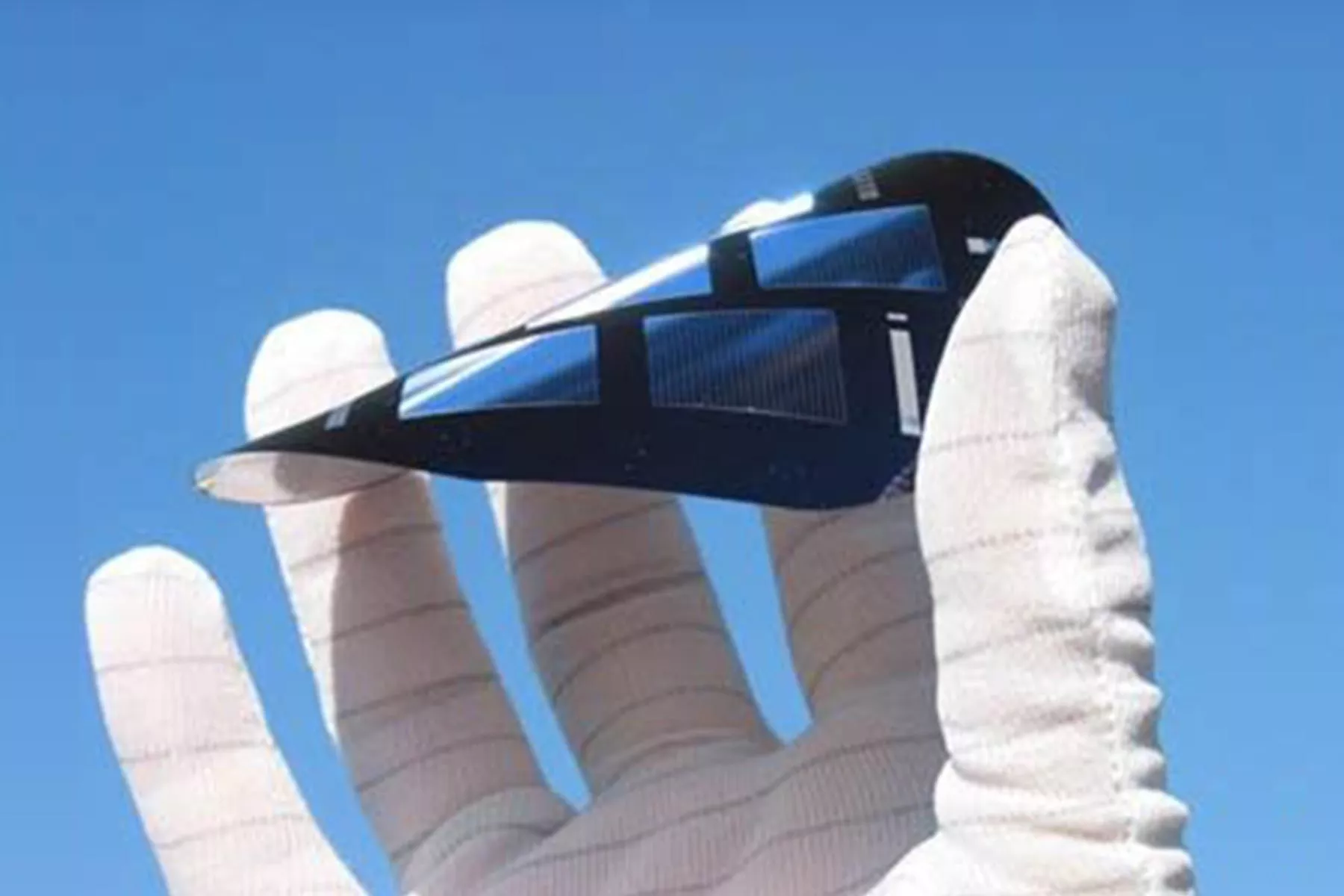 découvrez les panneaux photovoltaïques en film mince, une solution innovante et efficace pour produire de l'énergie solaire. léger et flexible, ce type de panneaux s'adapte à tous vos projets d'intégration architecturale, offrant un rendement optimal tout en préservant l'esthétique de votre habitat.