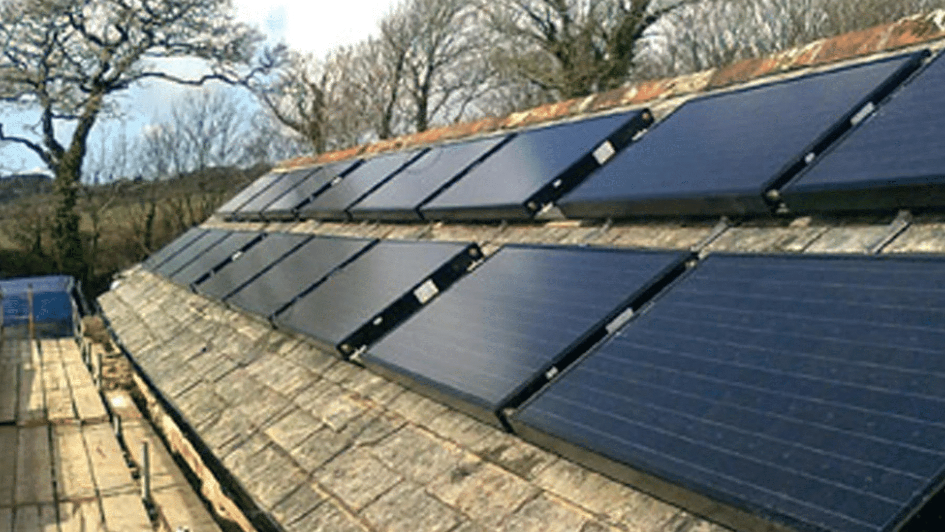 découvrez les panneaux photovoltaïques hybrides, une solution innovante alliant production d'énergie solaire et chaleur, idéale pour optimiser votre autoconsommation tout en réduisant votre empreinte carbone. informez-vous sur leurs avantages, leur installation et leur impact sur vos factures énergétiques.