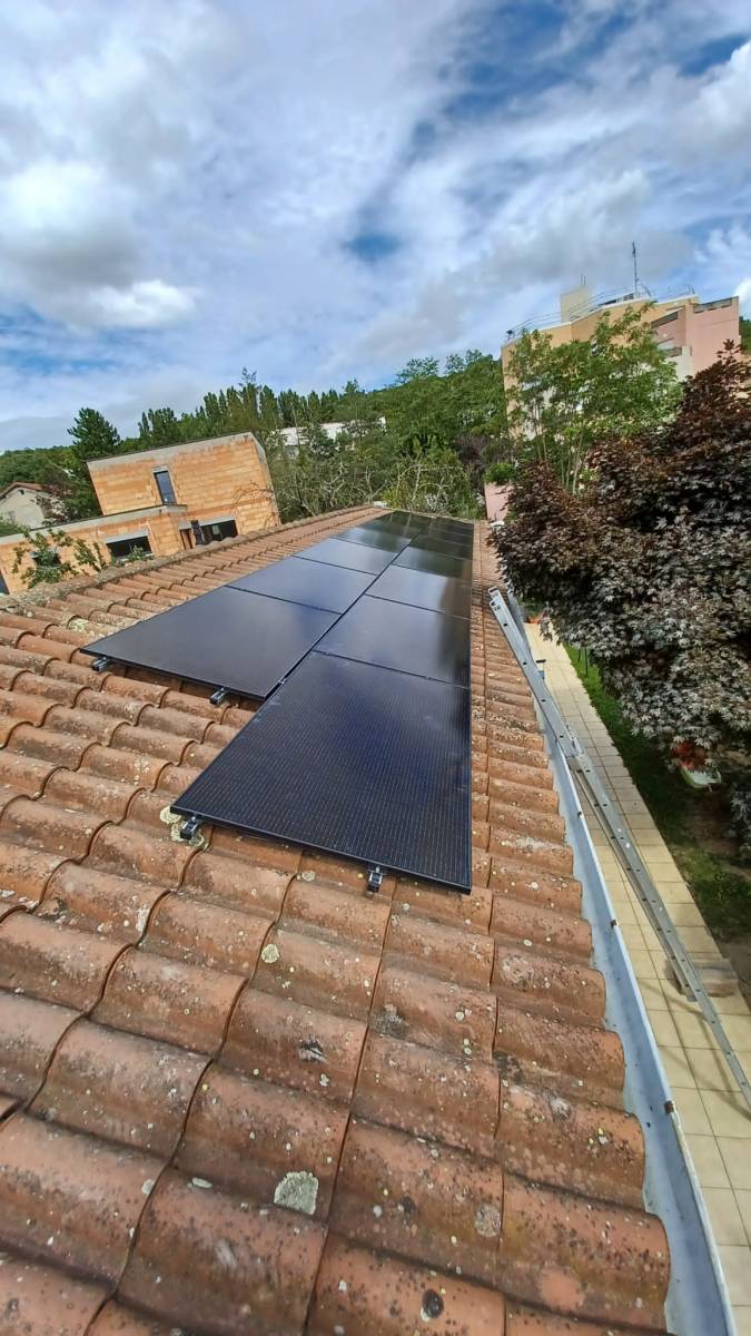 découvrez les panneaux photovoltaïques sunpower, leader de l'énergie solaire, offrant une efficacité exceptionnelle et une durabilité inégalée. transformez votre toit en source d'énergie renouvelable et réduisez vos factures d'électricité tout en contribuant à un avenir plus vert.