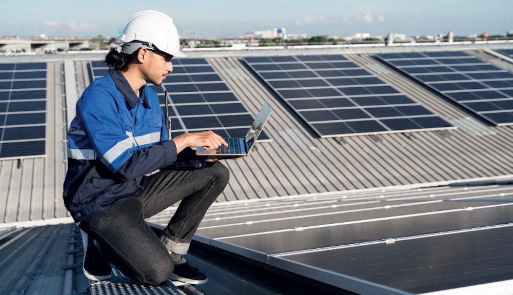 découvrez comment les panneaux solaires dessinent un avenir durable en offrant une solution énergétique écologique, réduisant votre empreinte carbone tout en vous permettant de réaliser des économies sur vos factures d'électricité.