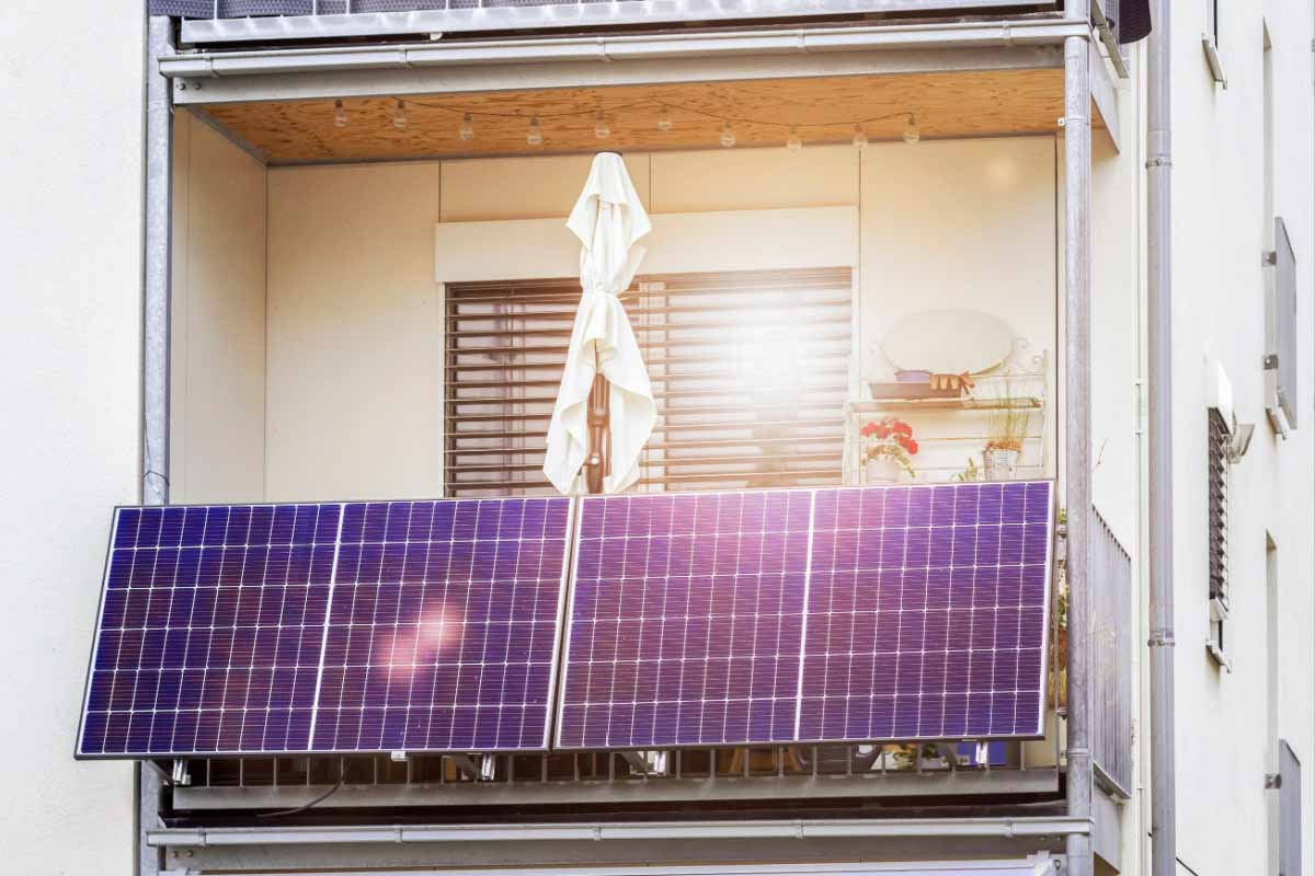 découvrez les nombreux avantages des panneaux solaires pour balcon : maximisez votre espace extérieur, réduisez votre facture d'énergie et contribuez à un avenir durable grâce à une solution d'énergie renouvelable efficace et esthétique.
