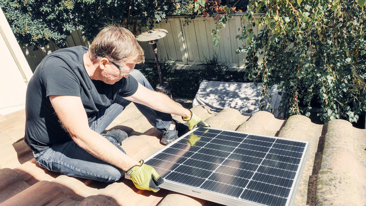 découvrez comment installer vos propres panneaux solaires diy et transformez votre toit en une source d'énergie renouvelable. suivez nos conseils pratiques et économisez sur vos factures d'électricité tout en contribuant à la protection de l'environnement.