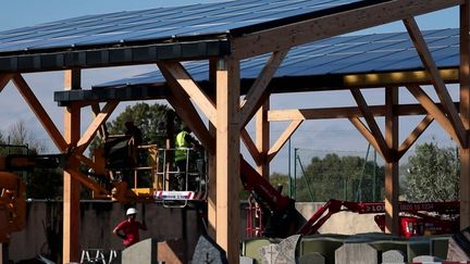 découvrez les avantages des panneaux solaires en loire-atlantique : une énergie propre et durable pour réduire vos factures d'électricité tout en protégeant l'environnement. informez-vous sur les meilleures solutions solaires adaptées à vos besoins.