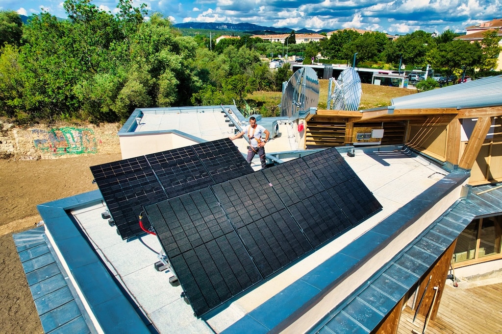 découvrez comment installer des panneaux solaires sur votre terrasse pour profiter d'une énergie renouvelable, réduire vos factures d'électricité et valoriser votre espace extérieur. transformez votre terrasse en un lieu éco-responsable et esthétique grâce à nos conseils pratiques.