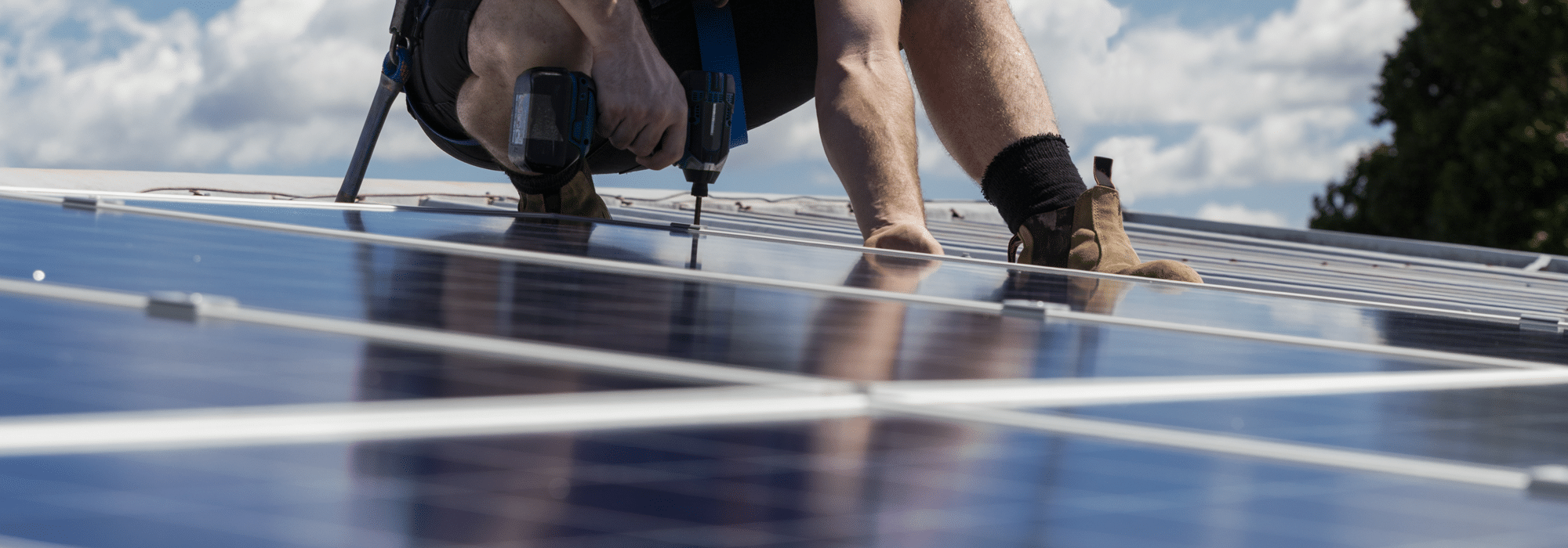 découvrez comment les entreprises peuvent bénéficier des solutions photovoltaïques pour réduire leurs coûts énergétiques, contribuer à la protection de l'environnement et améliorer leur image de marque grâce à une énergie renouvelable durable.