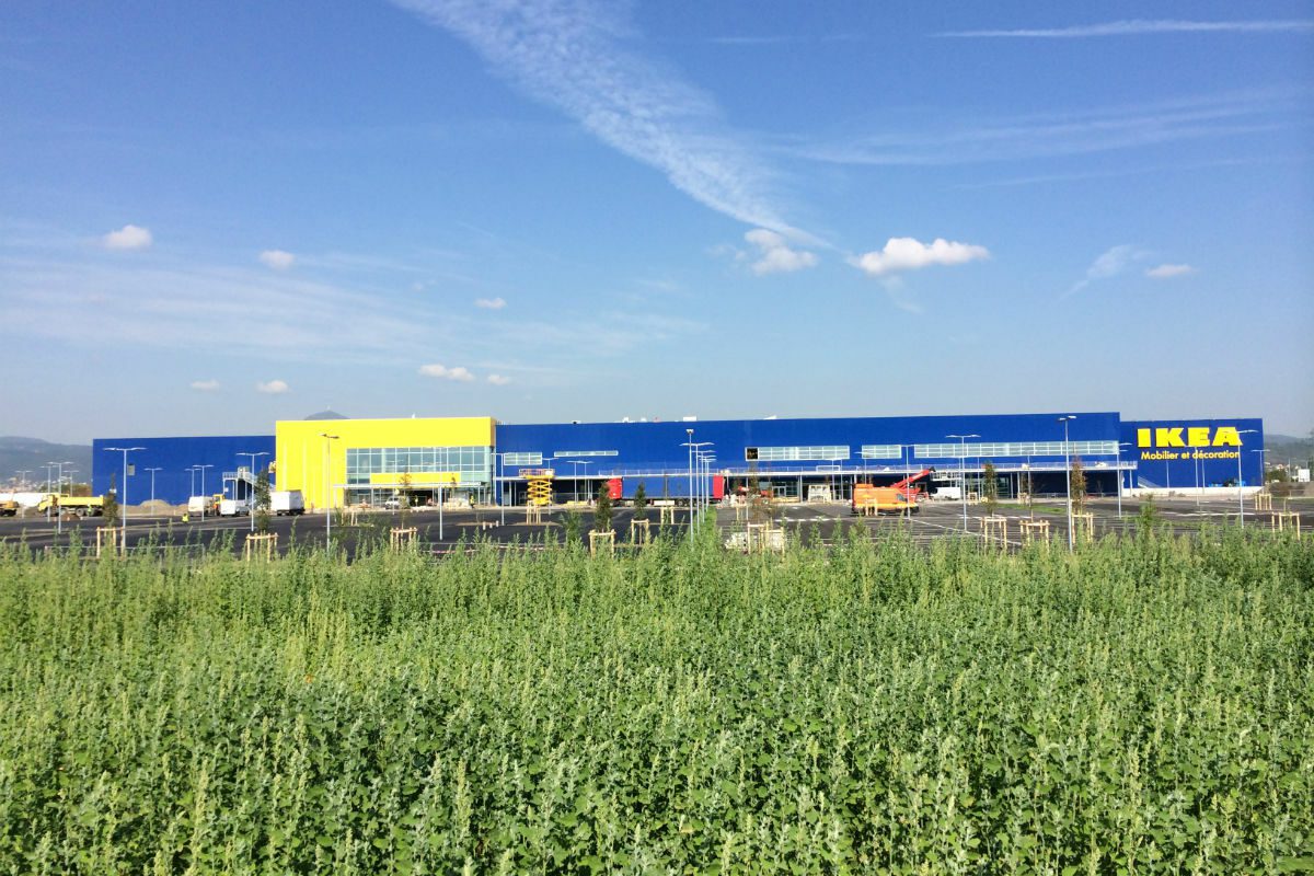 découvrez les solutions photovoltaïques d'ikea pour une énergie renouvelable à domicile. alliez design, efficacité et durabilité tout en réduisant votre empreinte carbone. transformez votre espace en un modèle d'énergie verte avec les panneaux solaires ikea.