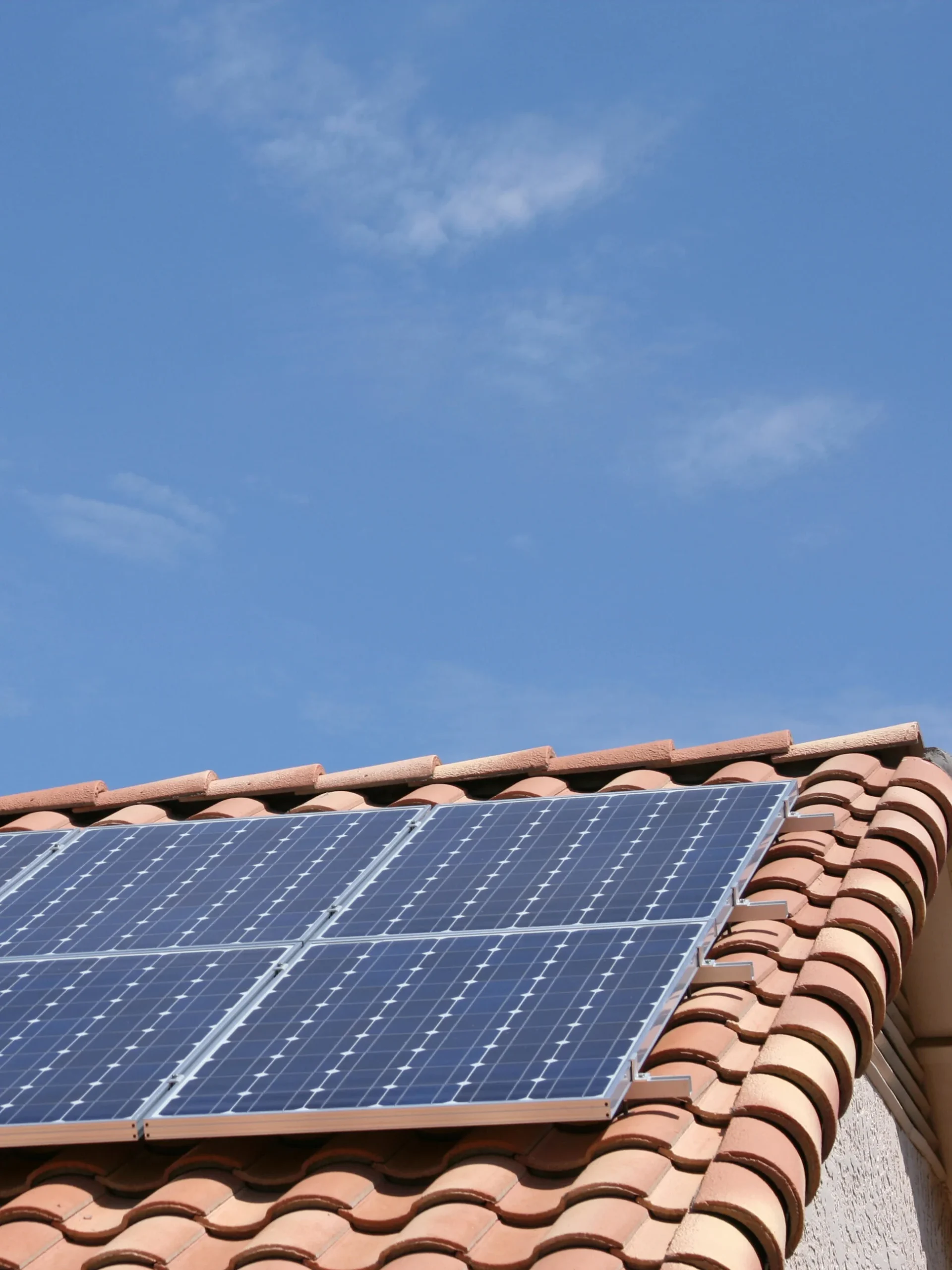découvrez notre sélection de solutions photovoltaïques chez leroy merlin. profitez de l'énergie solaire pour réduire vos factures et contribuer à la transition énergétique. des panneaux solaires de qualité, des conseils d'experts et des installations personnalisées vous attendent.