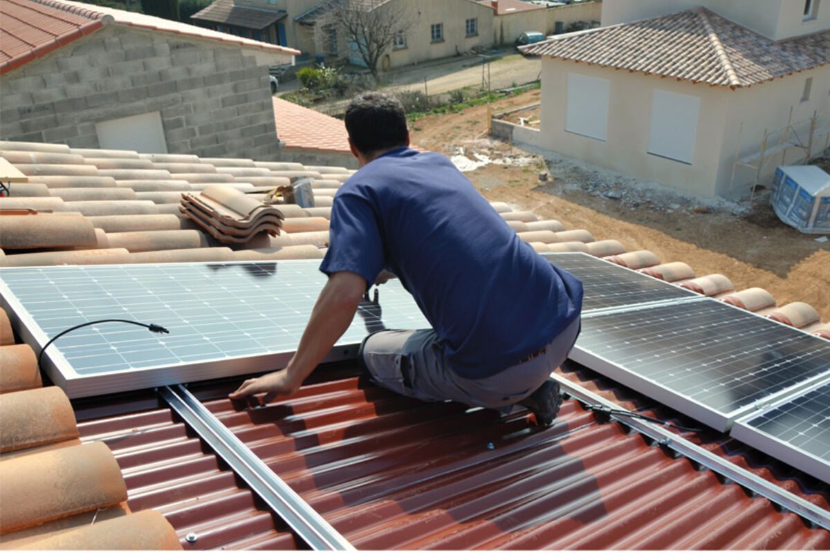 découvrez les avantages des photovoltaïques intégrés, une solution innovante qui allie esthétique et performance énergétique. optimisez votre consommation d'énergie tout en préservant l'esthétique de votre bâtiment avec des panneaux solaires intégrés discrètement dans votre toiture ou façade.